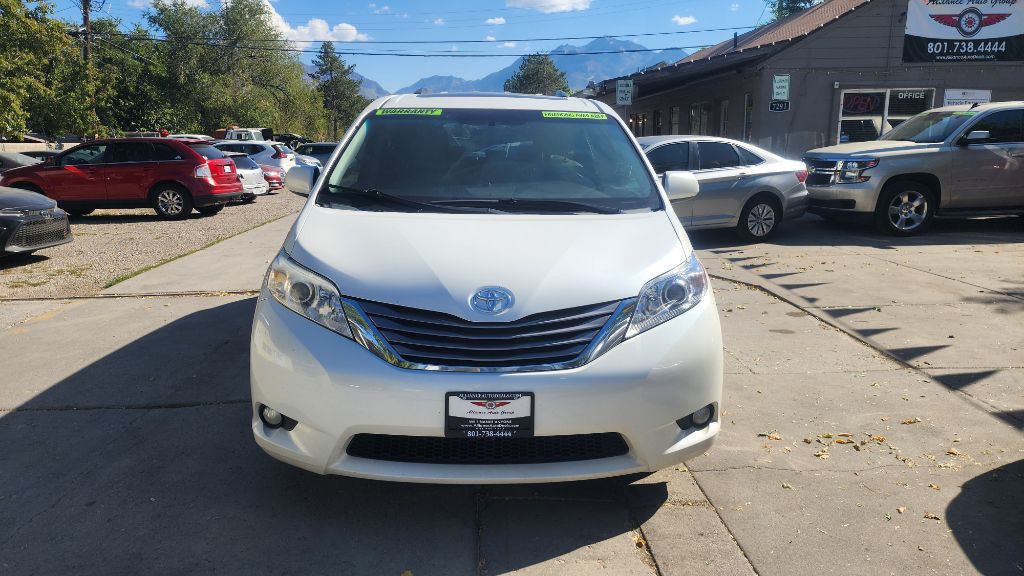 2015 Toyota Sienna Image 7