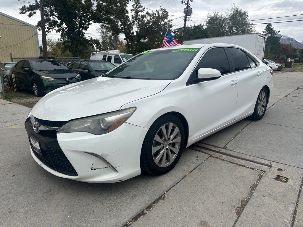 2017 Toyota Camry Image 3