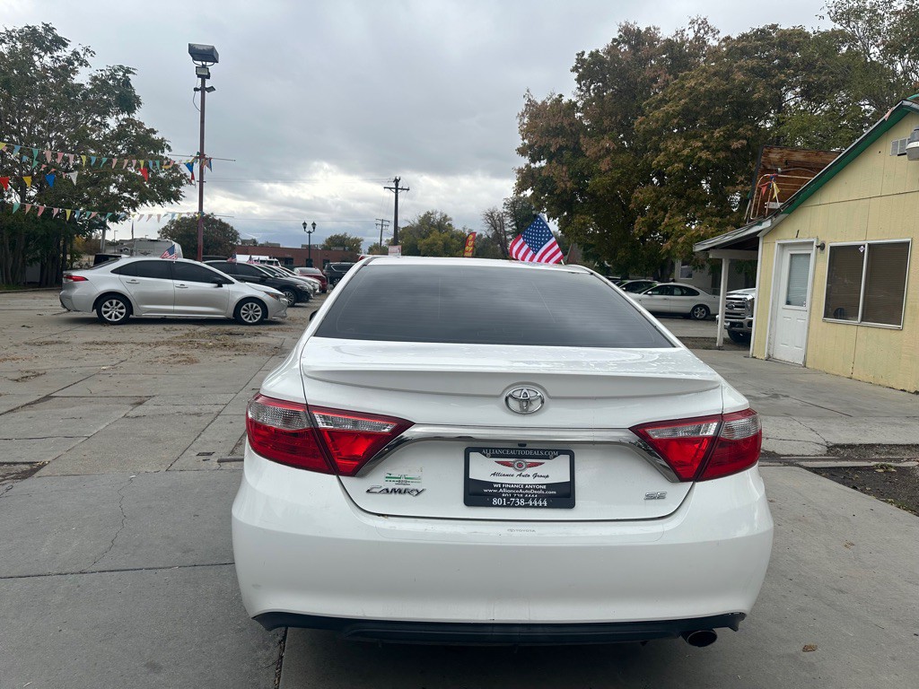 2017 Toyota Camry Image 6