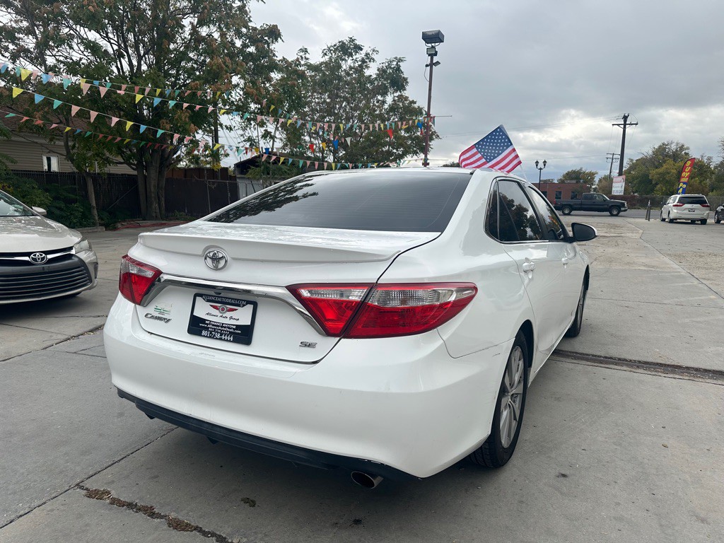 2017 Toyota Camry Image 7