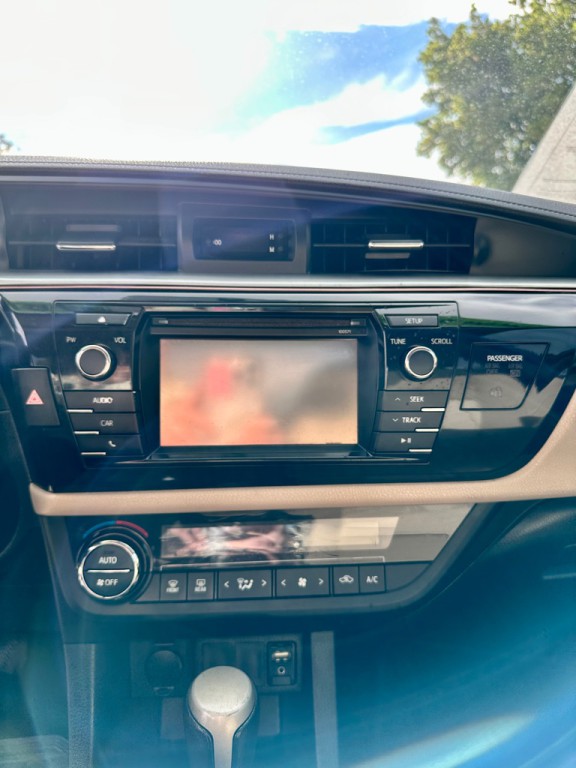 2016 Toyota Corolla Image 14