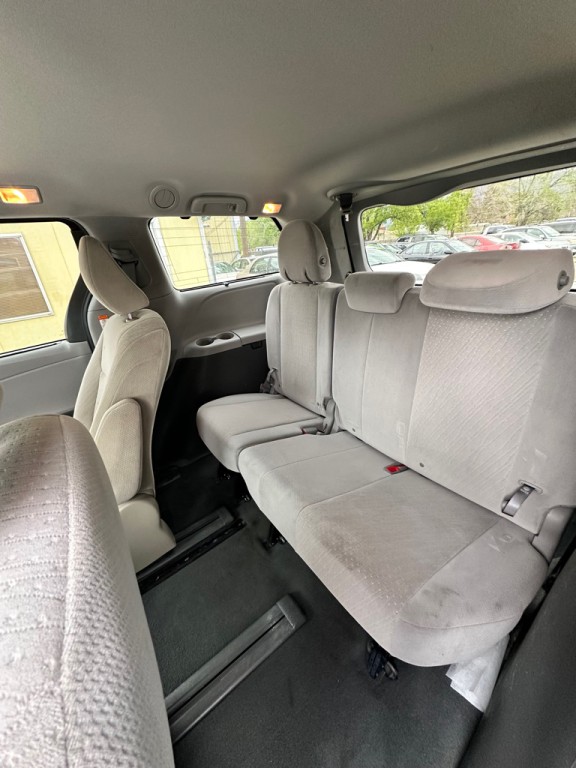 2020 Toyota Sienna Image 10