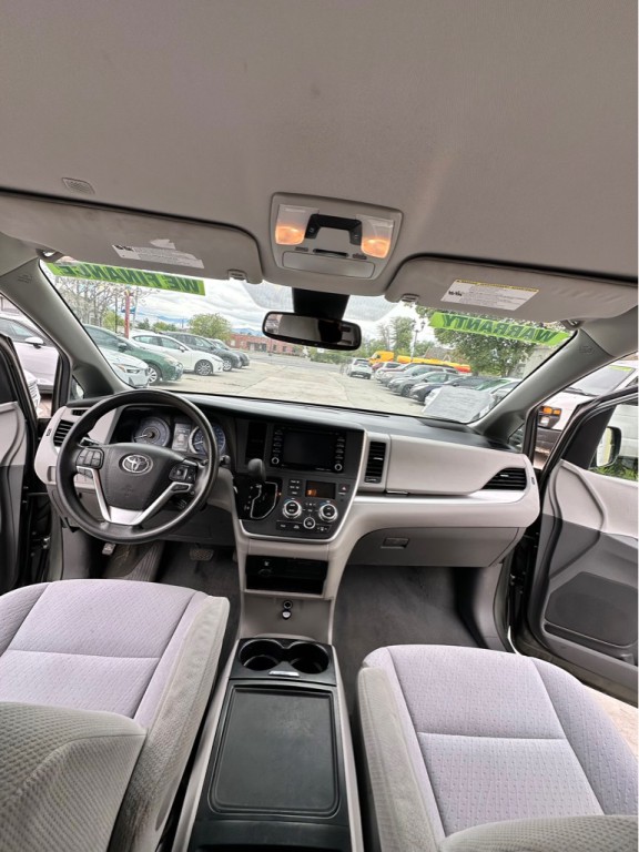 2020 Toyota Sienna Image 14