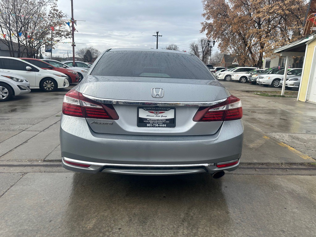 2017 Honda Accord Image 6