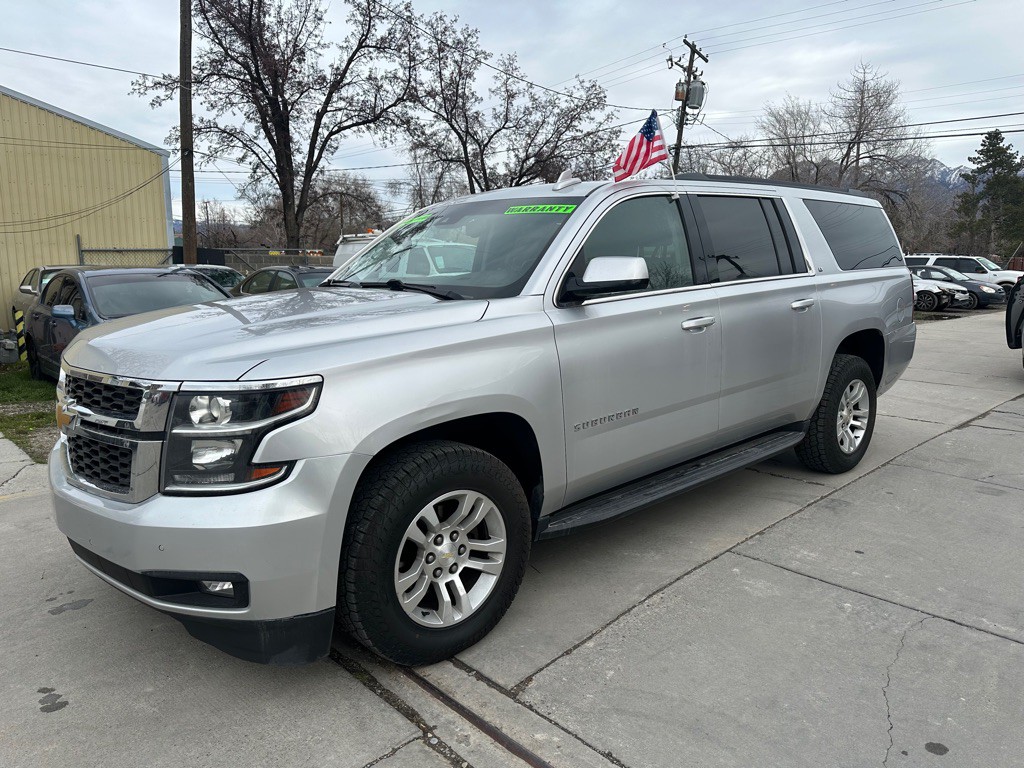 2020 Chevrolet Suburban Image 3
