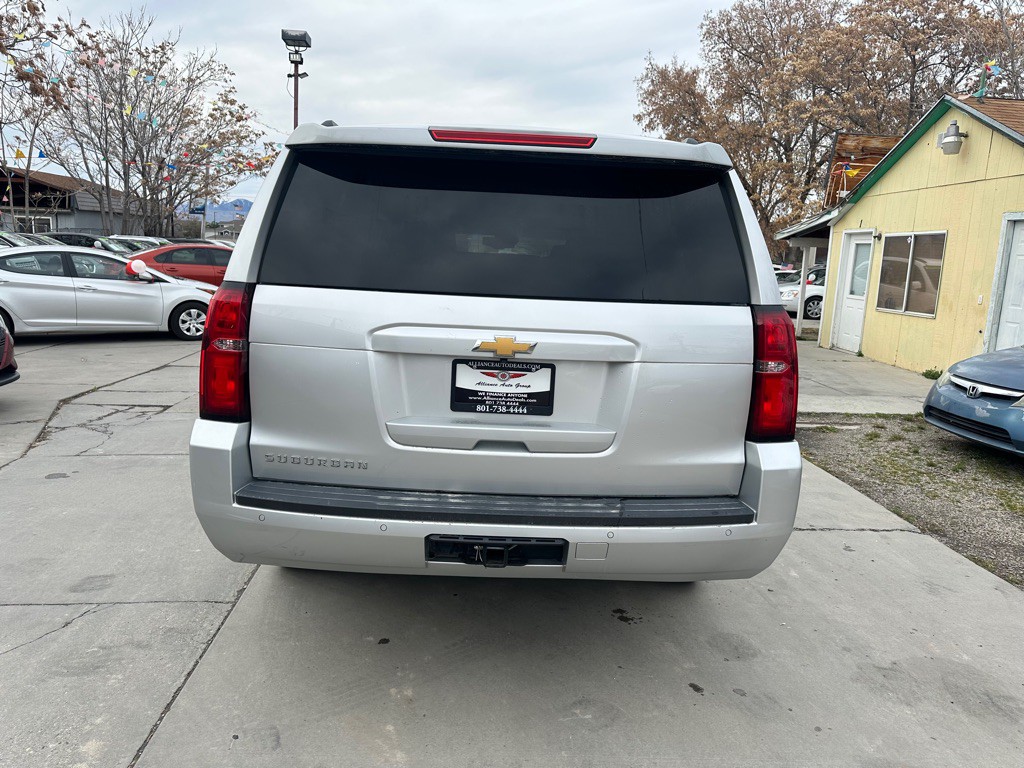 2020 Chevrolet Suburban Image 6