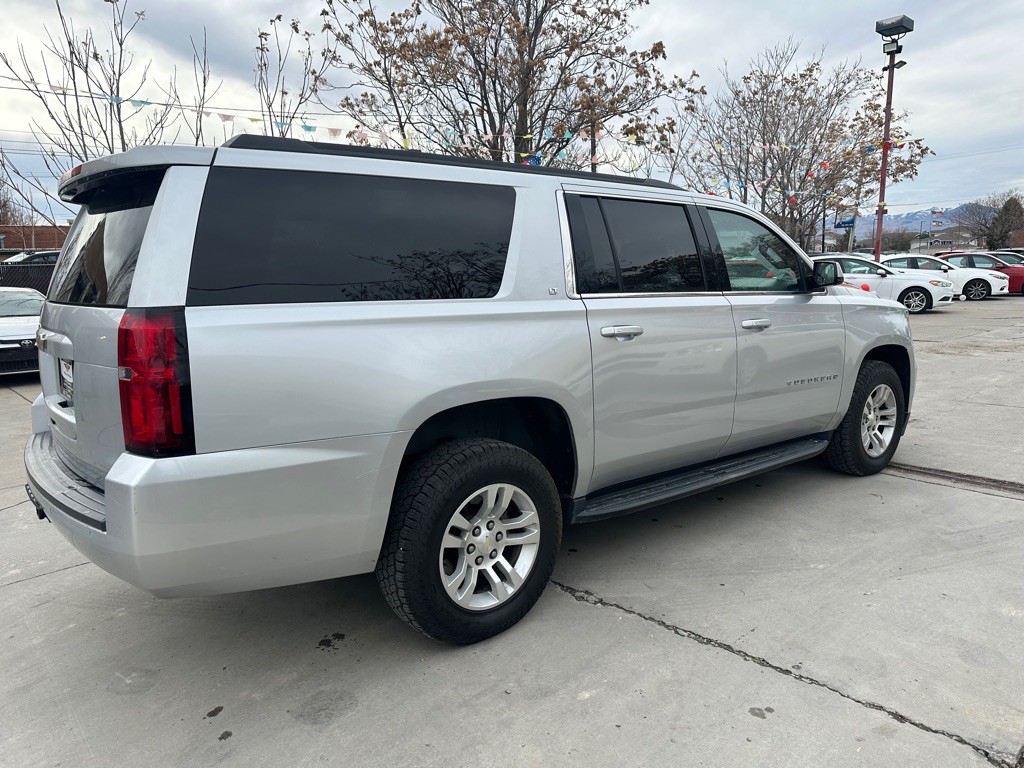 2020 Chevrolet Suburban Image 7