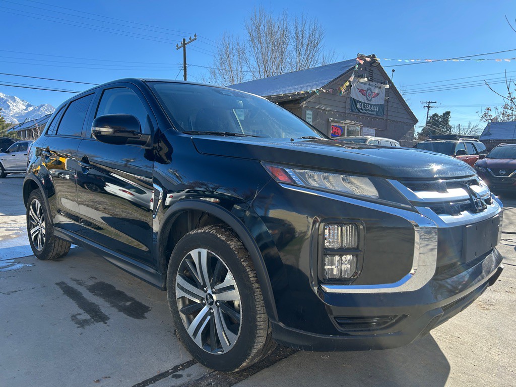 2021 Mitsubishi Outlander Image 1