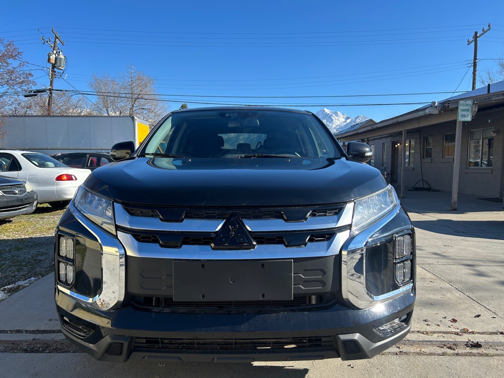 2021 Mitsubishi Outlander Image 2