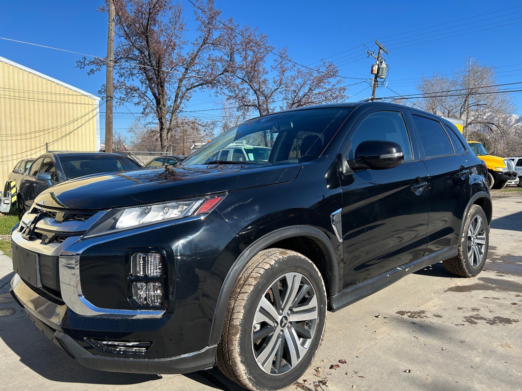 2021 Mitsubishi Outlander Image 3