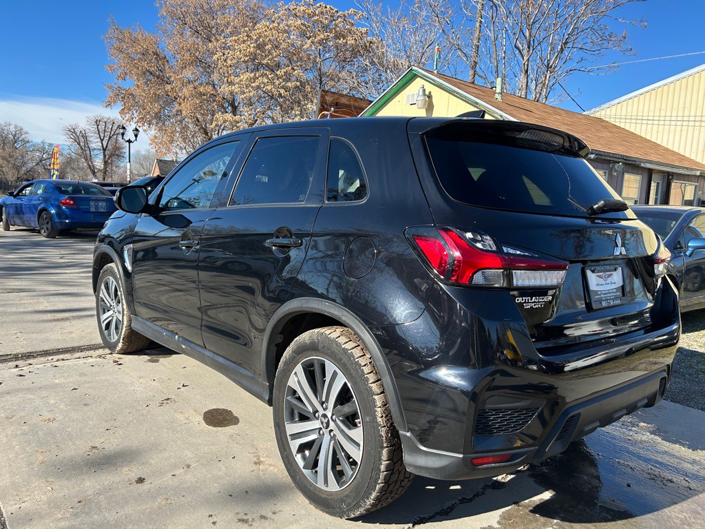 2021 Mitsubishi Outlander Image 5