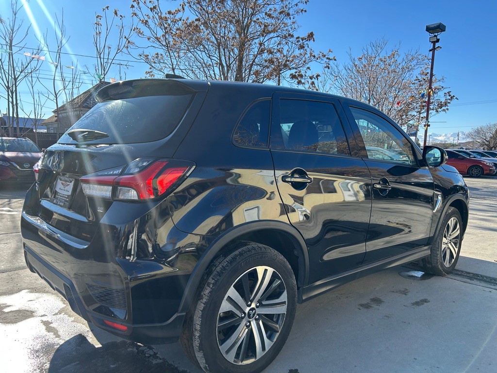 2021 Mitsubishi Outlander Image 7