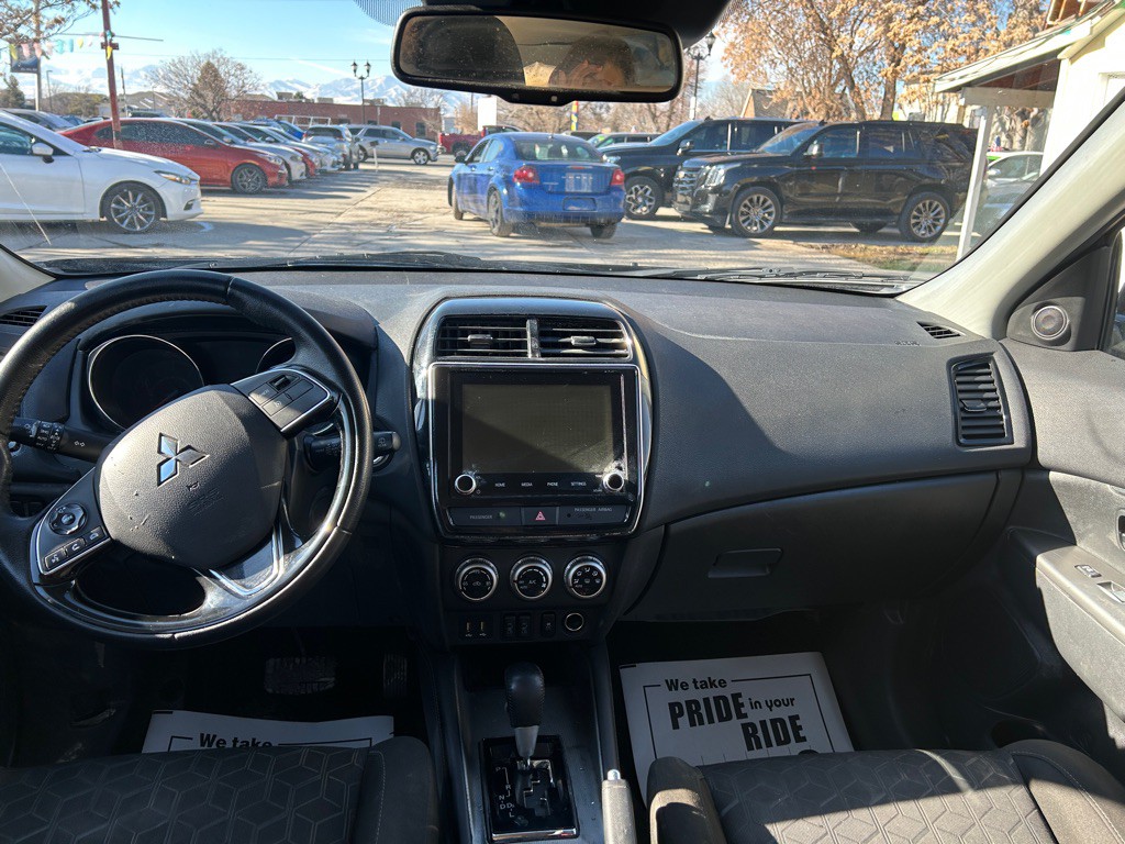 2021 Mitsubishi Outlander Image 11