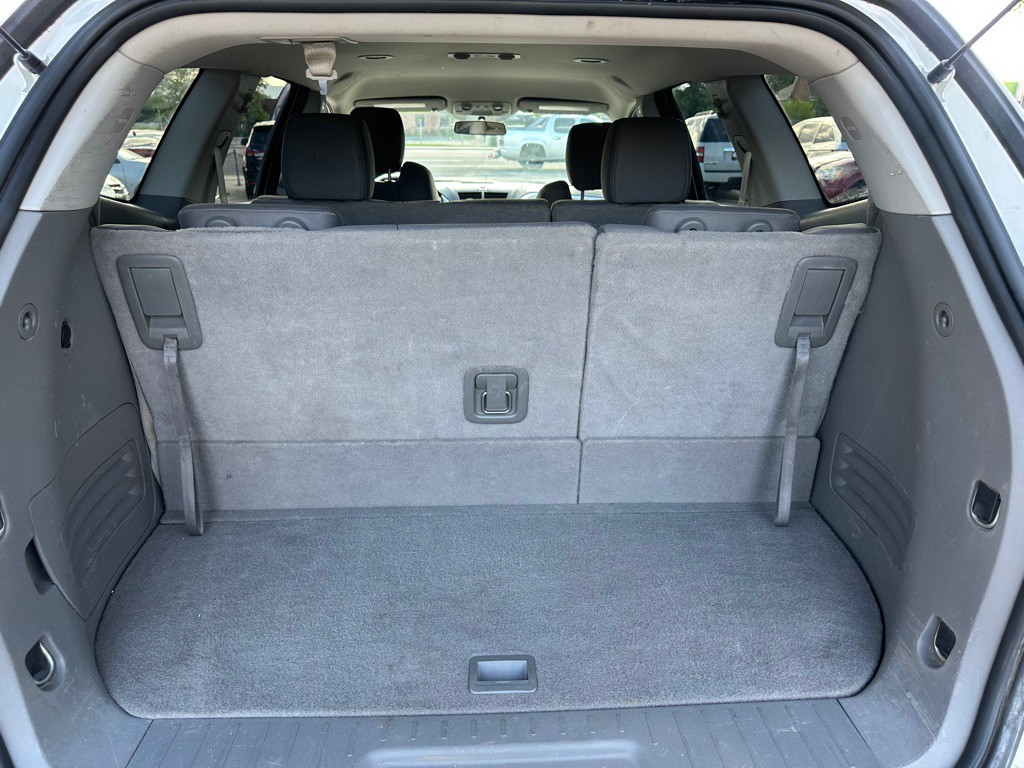 2011 Chevrolet Traverse Image 8