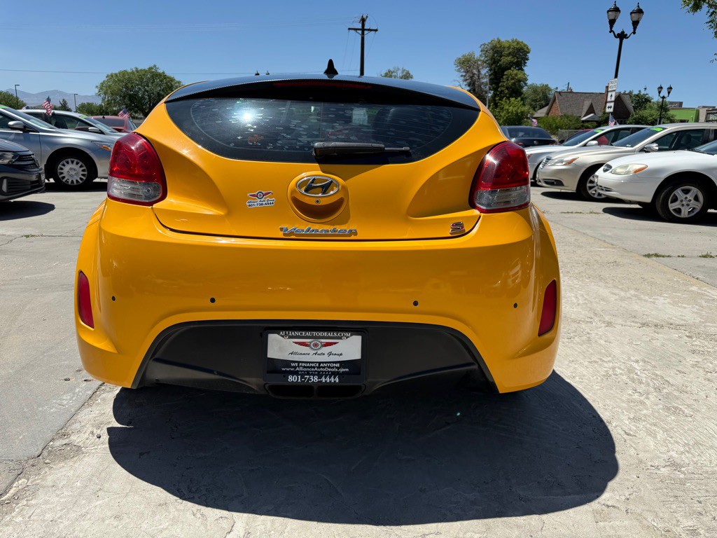2013 Hyundai Veloster Image 6