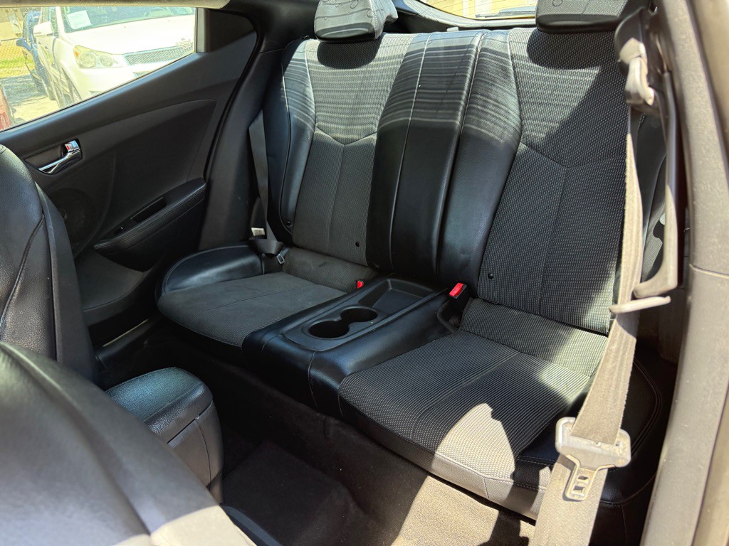 2013 Hyundai Veloster Image 10