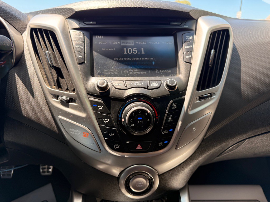 2013 Hyundai Veloster Image 13