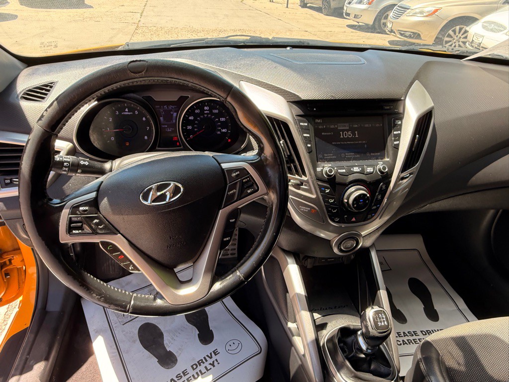 2013 Hyundai Veloster Image 14