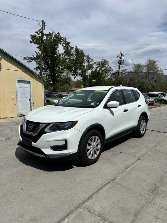 2018 Nissan Rogue Image 2