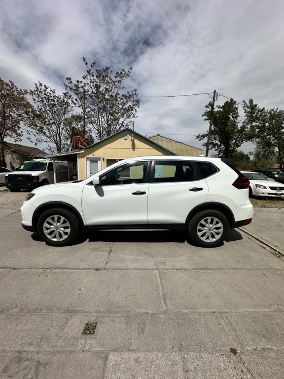 2018 Nissan Rogue Image 3