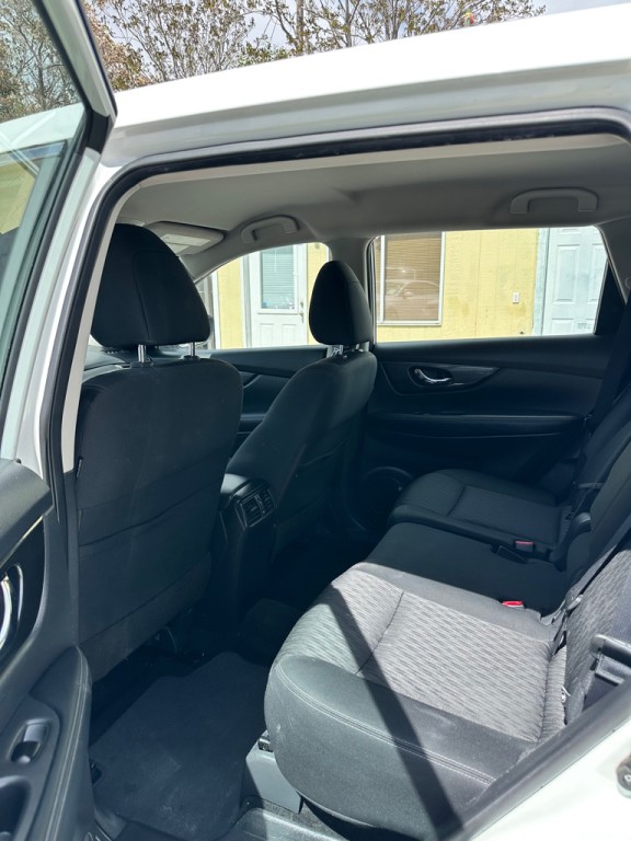 2018 Nissan Rogue Image 11