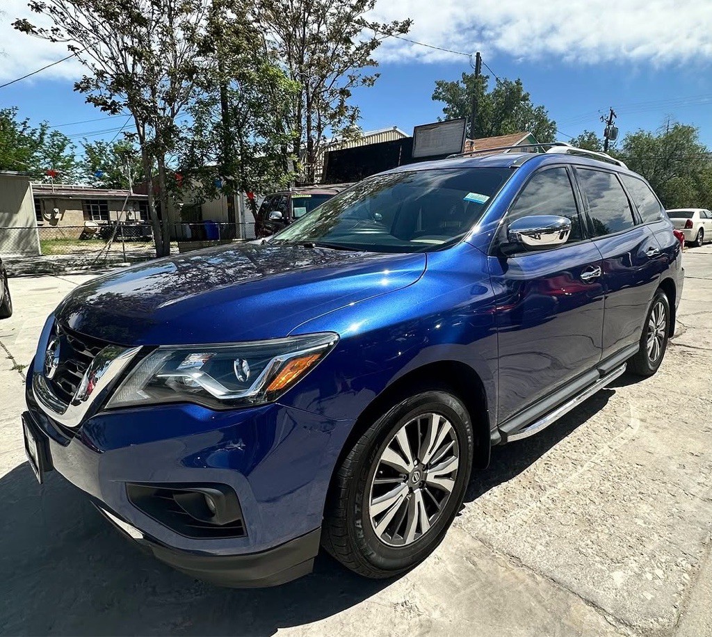 2018 Nissan Pathfinder Image 2