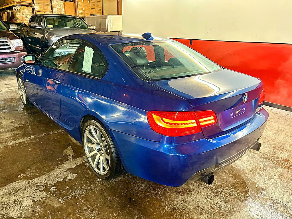 2013 BMW 3 Series Image 4