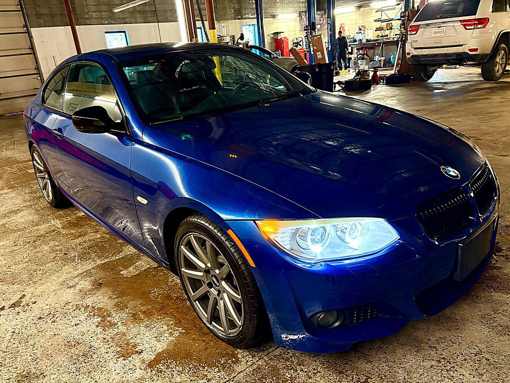 2013 BMW 3 Series Image 7