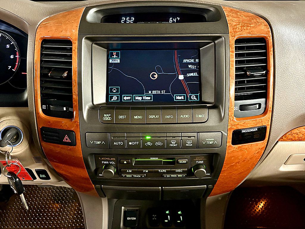 2006 Lexus GX Image 13