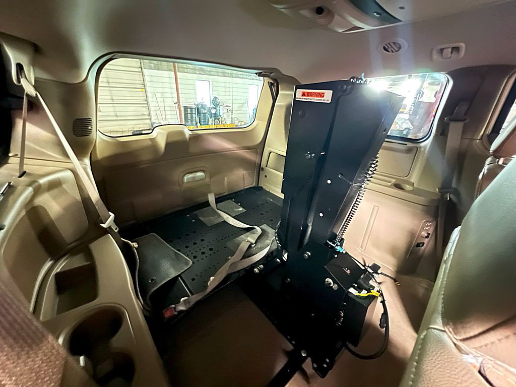 2013 Chrysler Town & Country Image 20