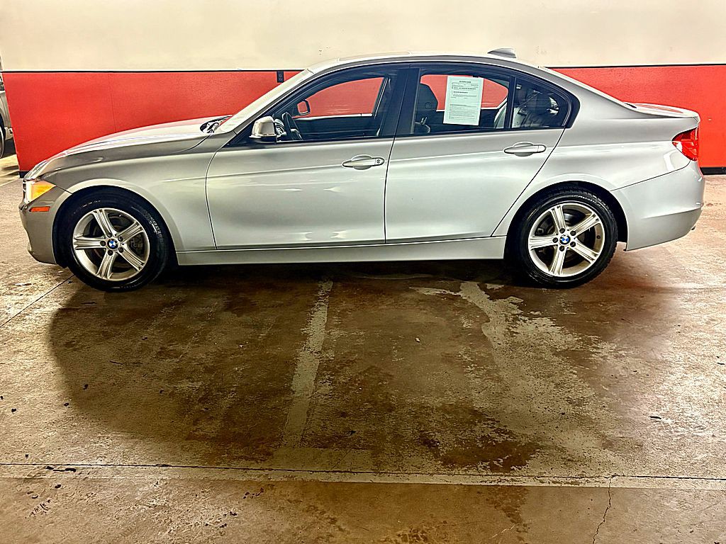 2014 BMW 3 Series Image 4