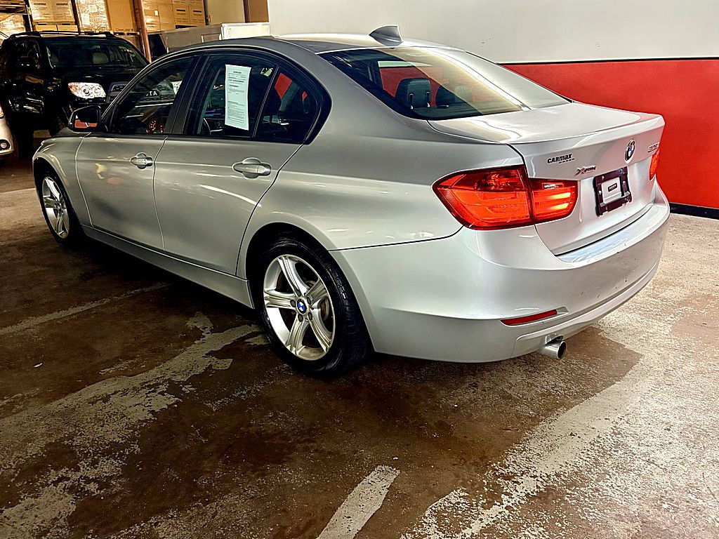 2014 BMW 3 Series Image 5