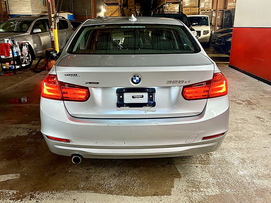 2014 BMW 3 Series Image 6