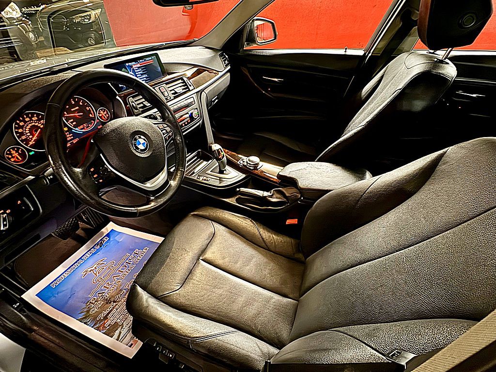 2014 BMW 3 Series Image 10
