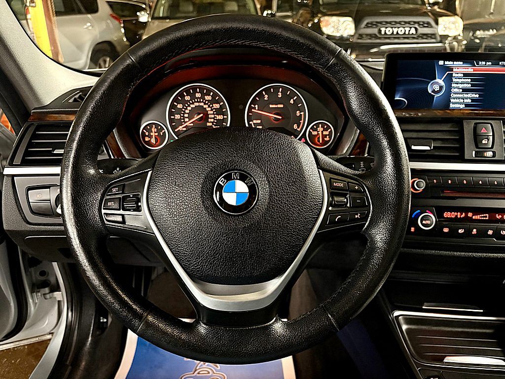 2014 BMW 3 Series Image 11