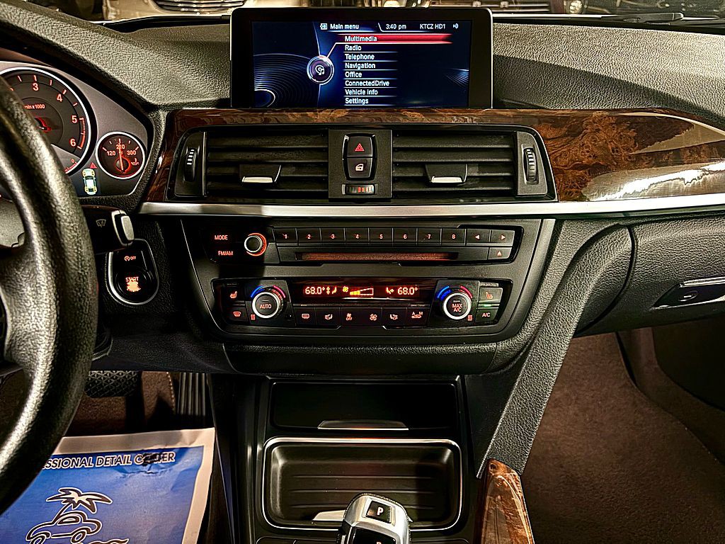 2014 BMW 3 Series Image 14