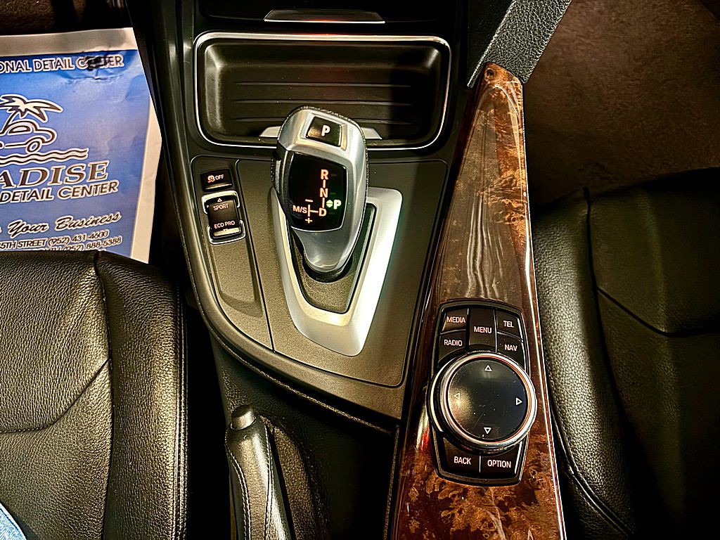 2014 BMW 3 Series Image 15