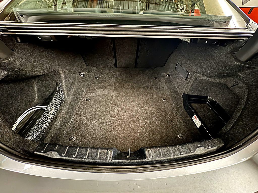 2014 BMW 3 Series Image 24