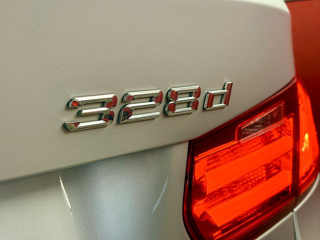 2014 BMW 3 Series Image 28