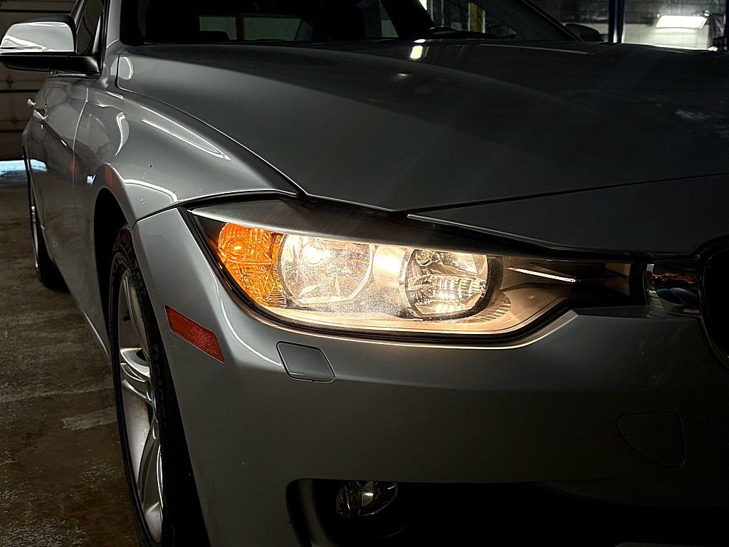 2014 BMW 3 Series Image 29