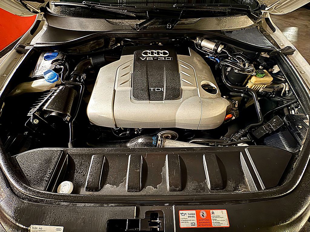 2010 Audi Q7 Image 2