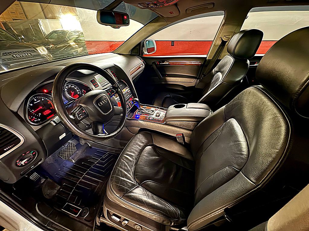 2010 Audi Q7 Image 10
