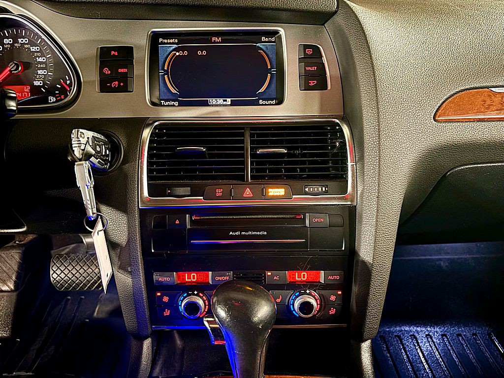 2010 Audi Q7 Image 13