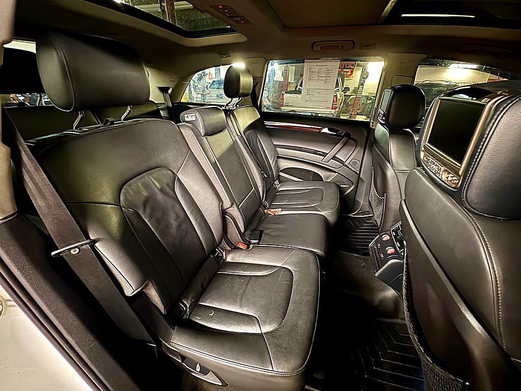 2010 Audi Q7 Image 30