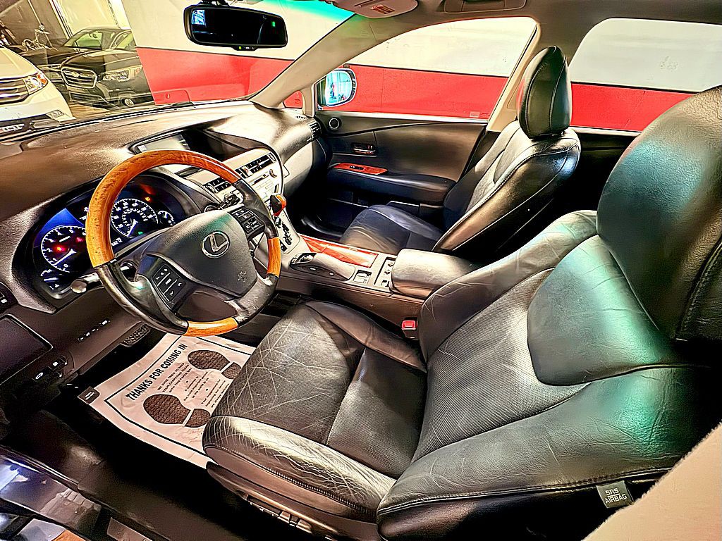 2010 Lexus RX Image 10