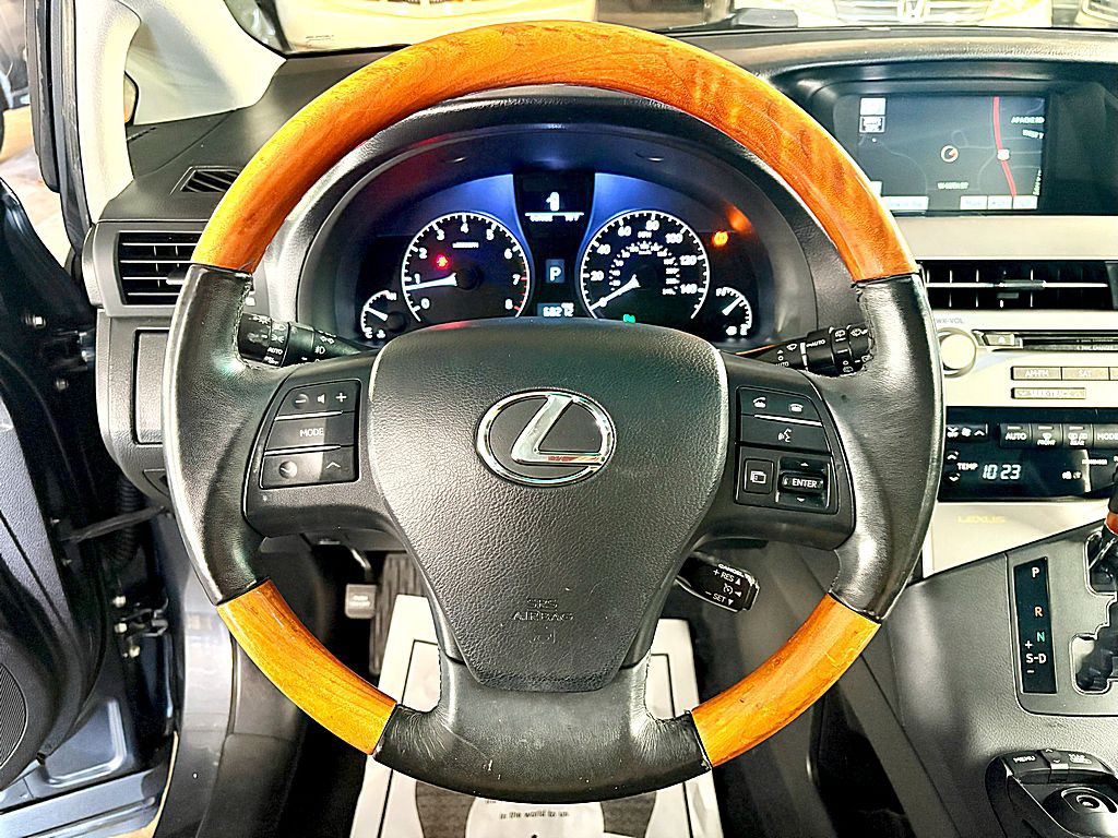 2010 Lexus RX Image 11