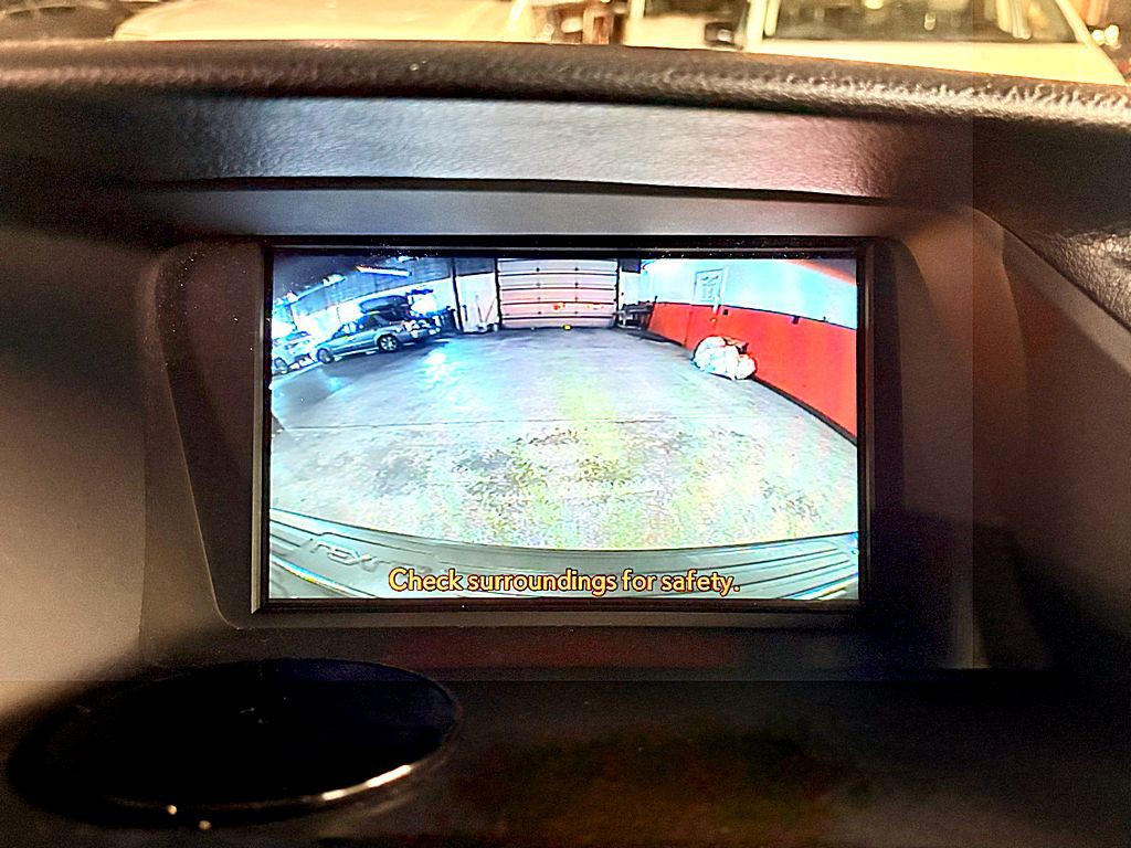 2010 Lexus RX Image 16