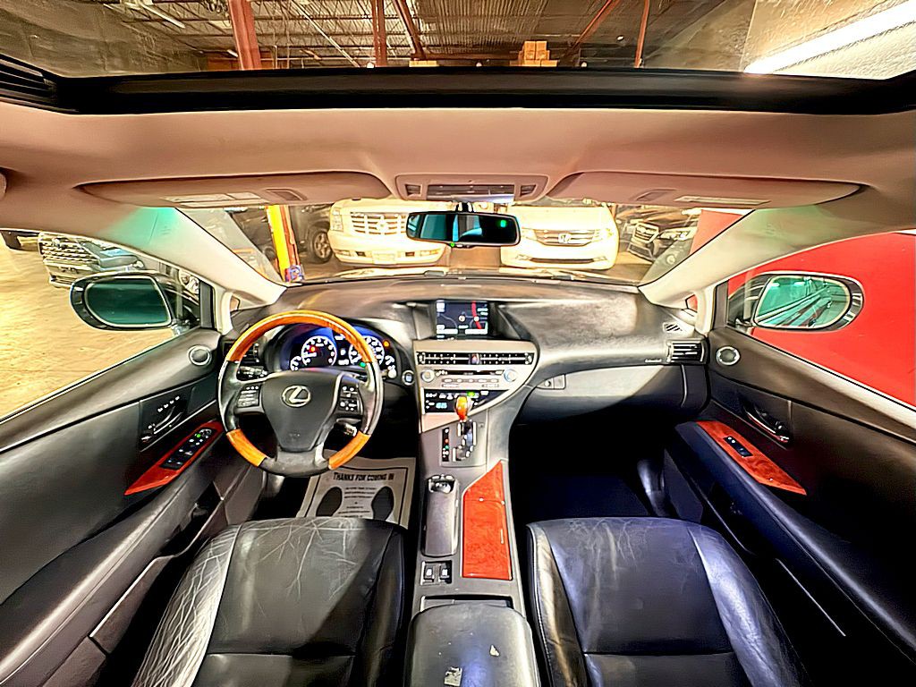 2010 Lexus RX Image 19