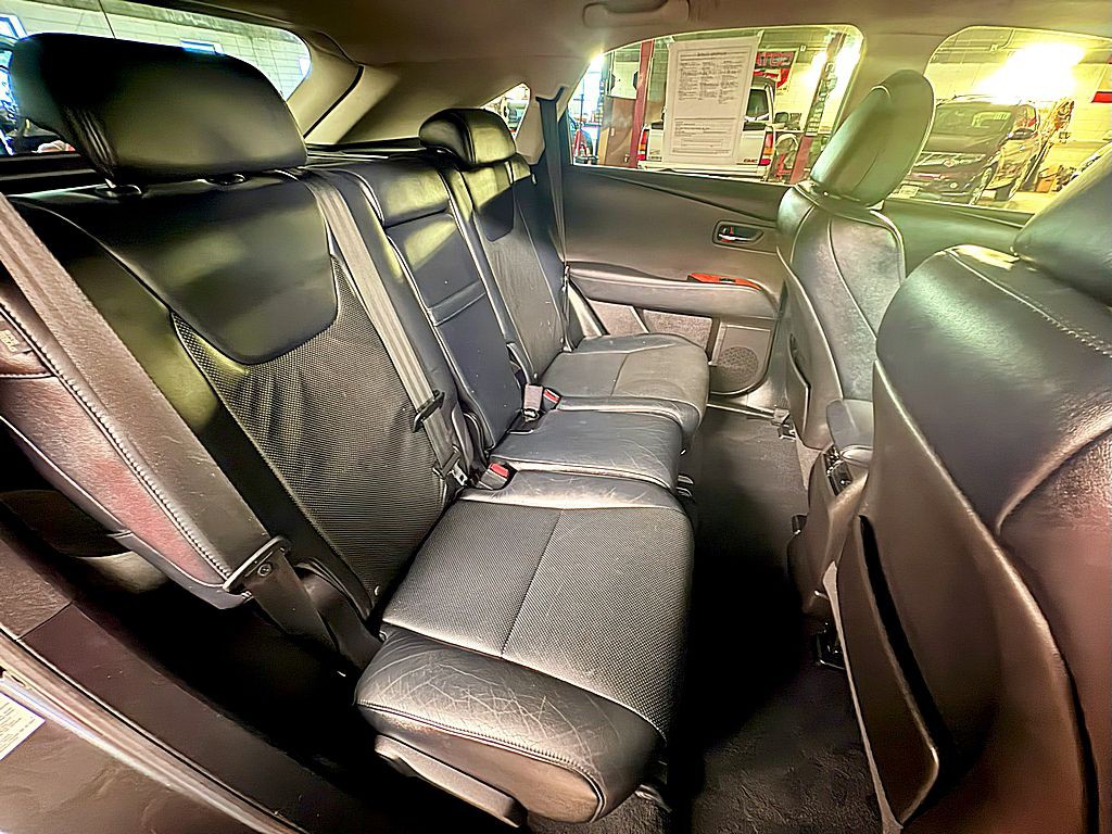 2010 Lexus RX Image 23