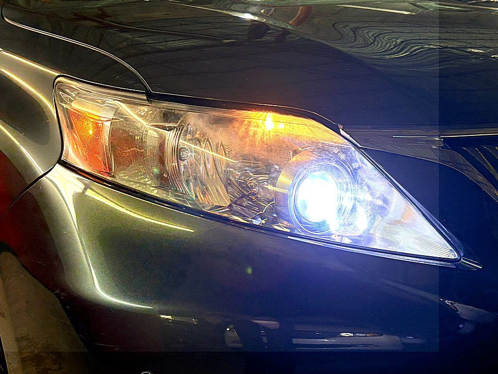 2010 Lexus RX Image 29